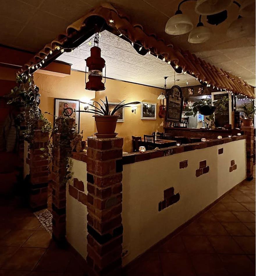 Liebevoll gedeckte Tische